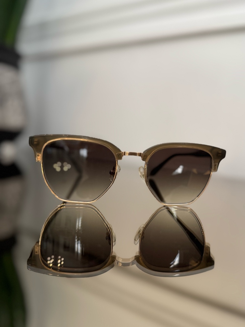 KREWE Thalia Sunglasses – Matte Moss | 12k Plated Geometric Frame | No Case
